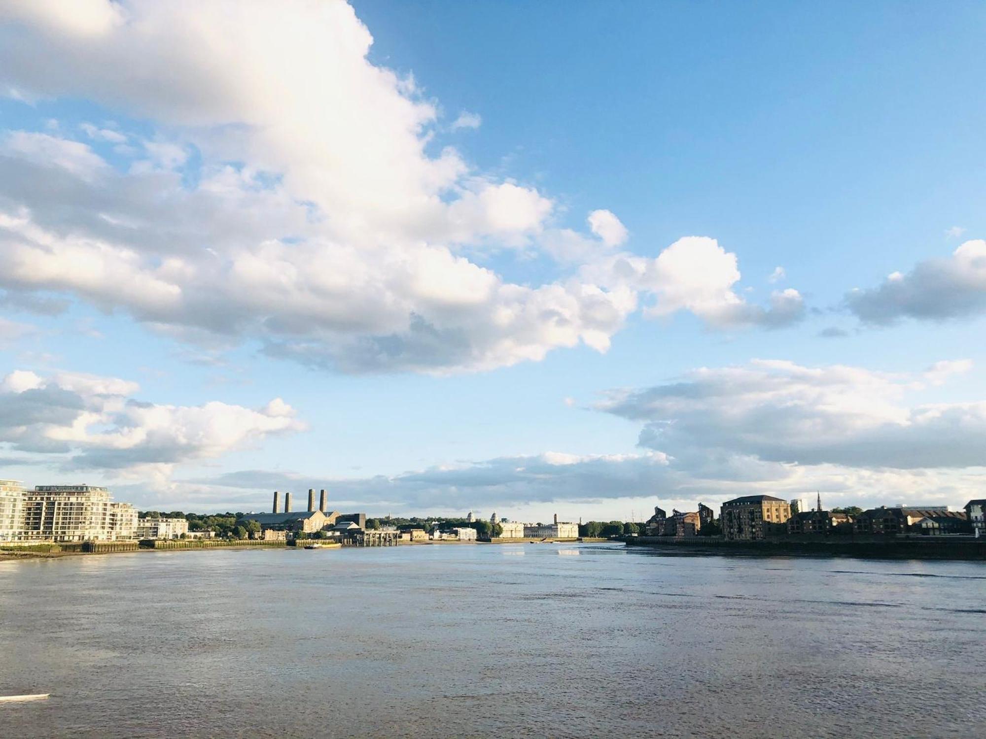 Greenwich Apartment With A River View & Balcony Near The 02 Arena & North Greenwich With Free Wifi & Fast Links Into Central Londra Esterno foto
