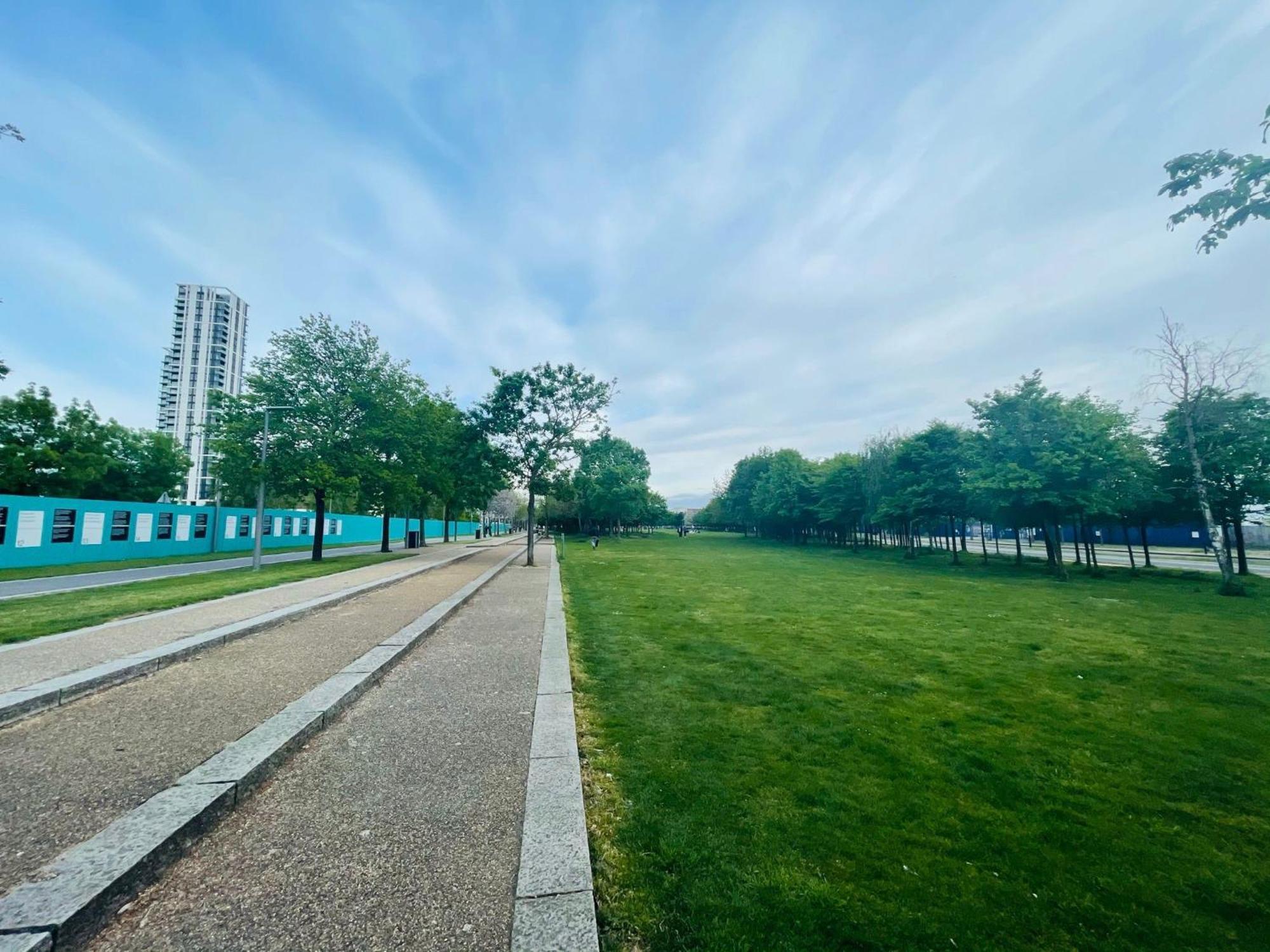 Greenwich Apartment With A River View & Balcony Near The 02 Arena & North Greenwich With Free Wifi & Fast Links Into Central Londra Esterno foto