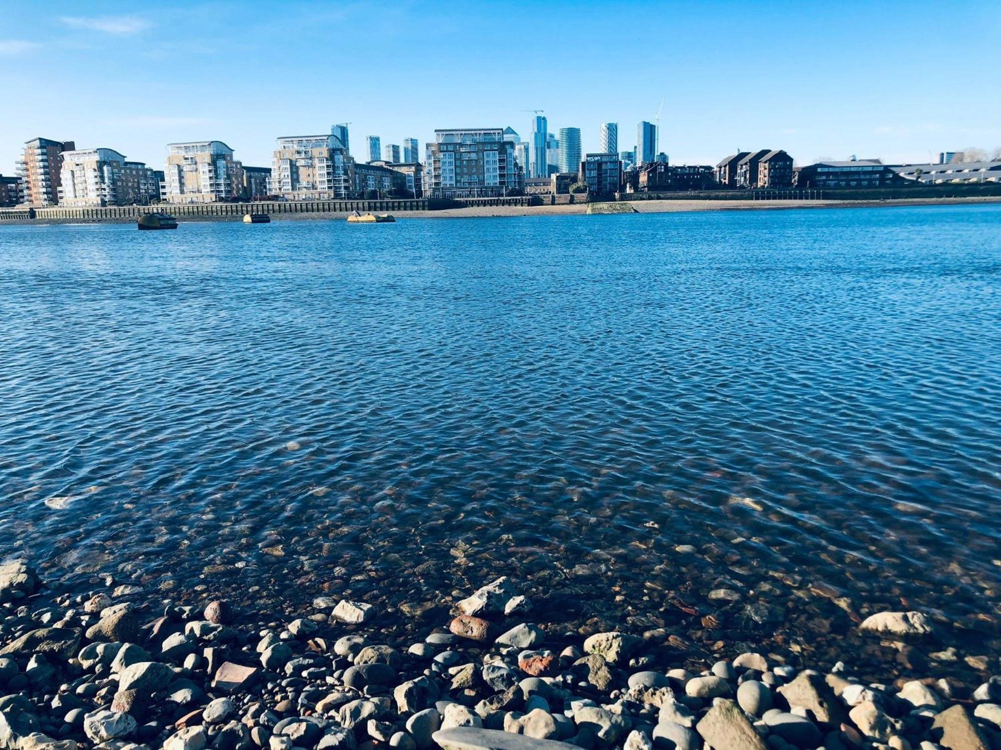 Greenwich Apartment With A River View & Balcony Near The 02 Arena & North Greenwich With Free Wifi & Fast Links Into Central Londra Esterno foto