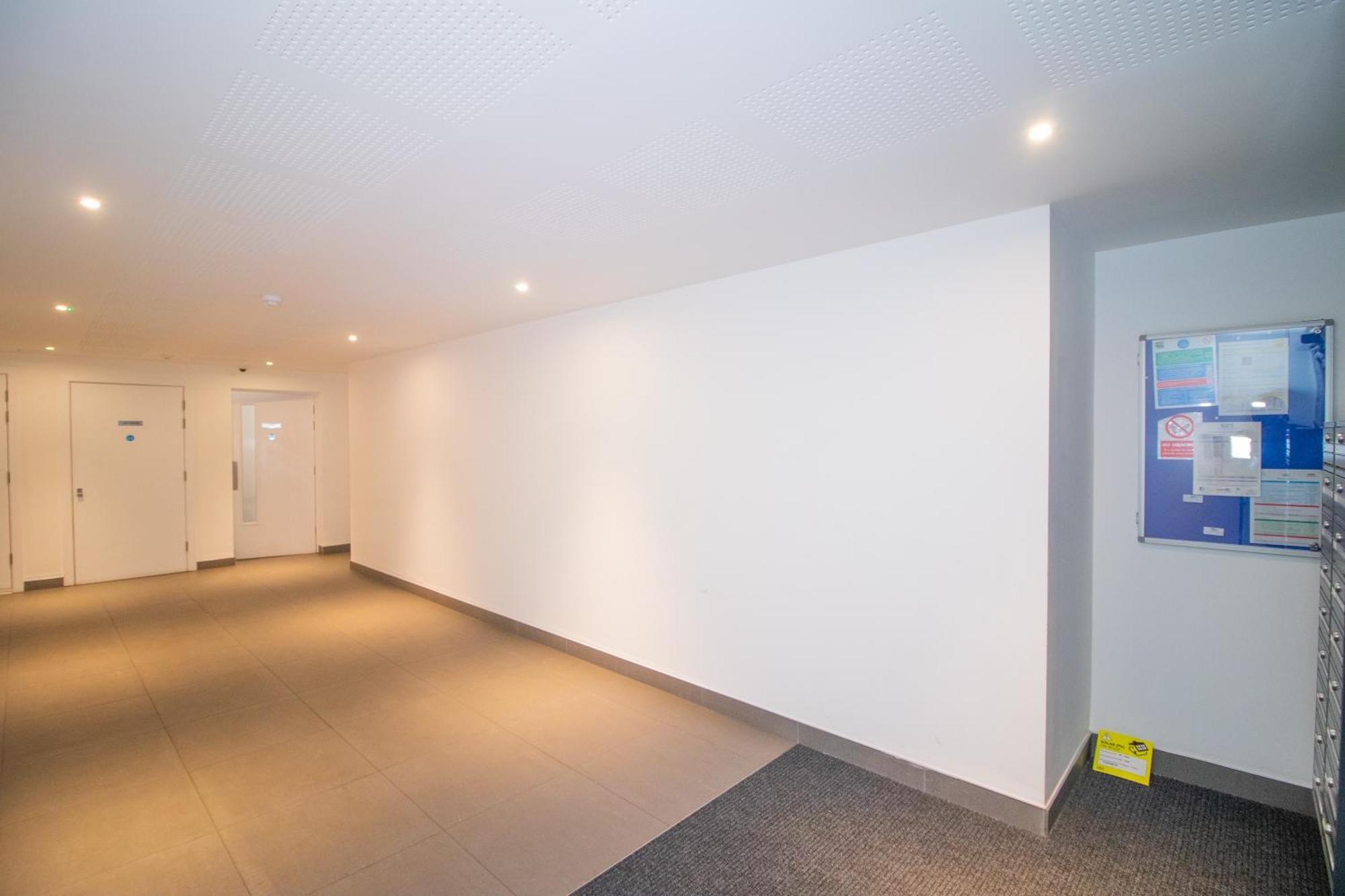 Greenwich Apartment With A River View & Balcony Near The 02 Arena & North Greenwich With Free Wifi & Fast Links Into Central Londra Esterno foto