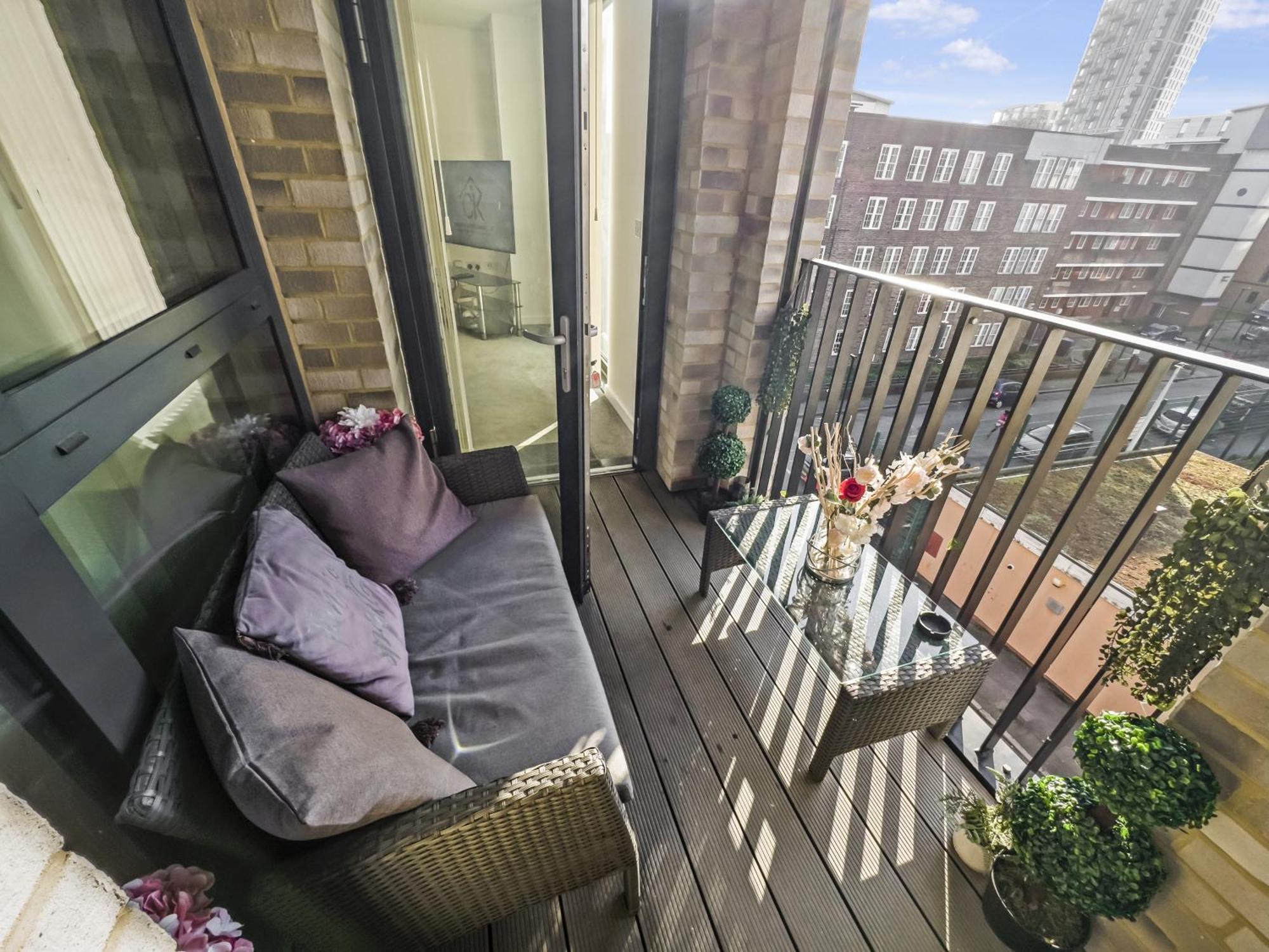 Greenwich Apartment With A River View & Balcony Near The 02 Arena & North Greenwich With Free Wifi & Fast Links Into Central Londra Esterno foto